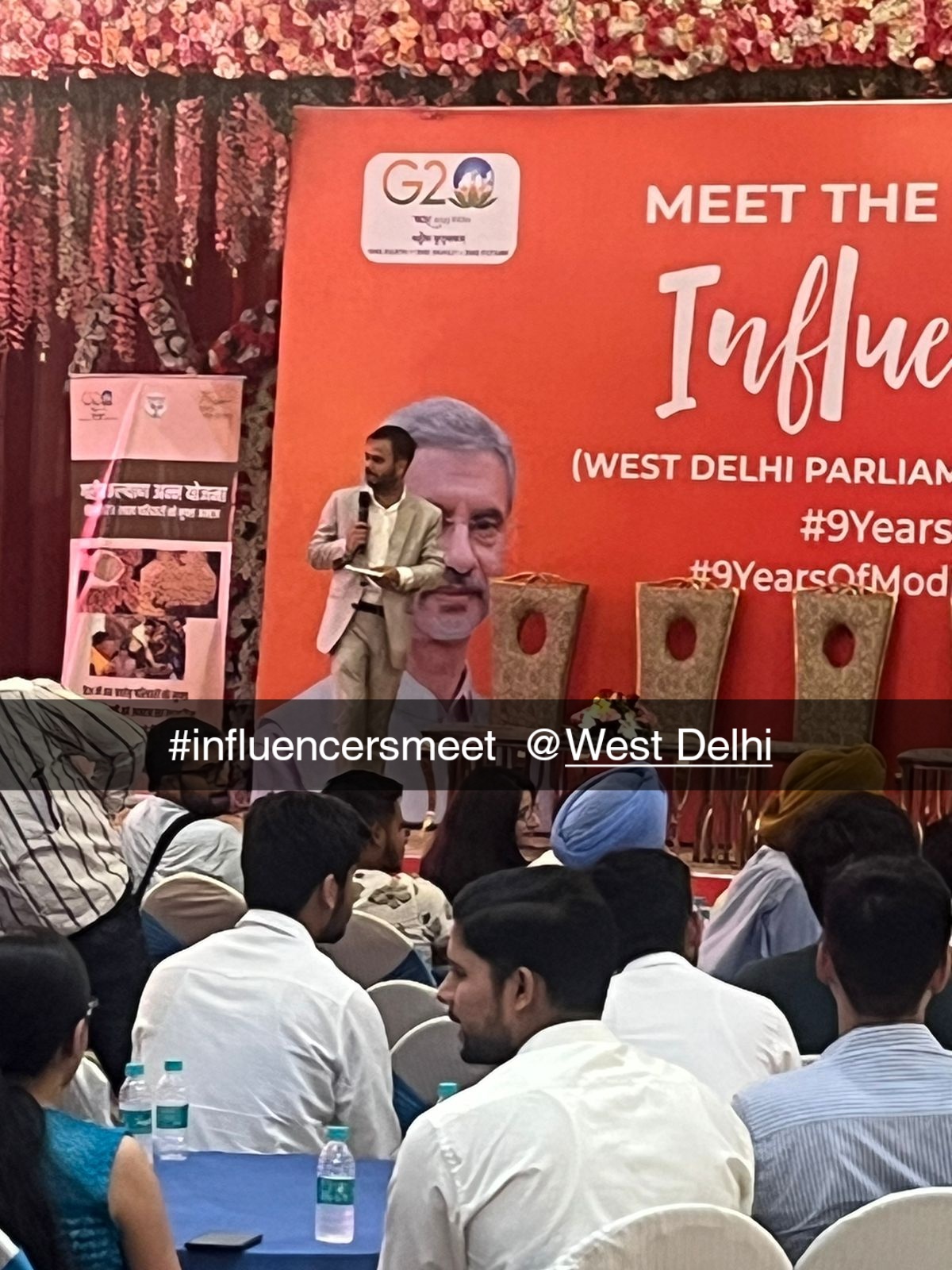 Vipin Khutail, as the Social Media Head of BJP West Delhi District, assumed the role of host and addressed the gathering of influencers.